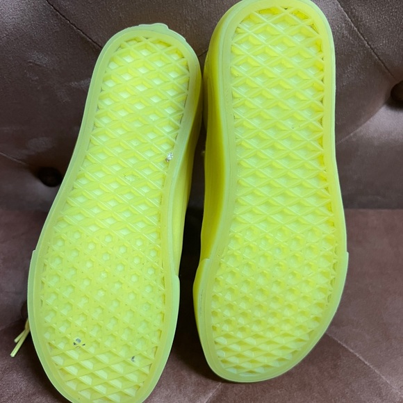 Vans Old Skool Translucent Skate Shoe - Yellow Monochrome - Picture 2 of 4